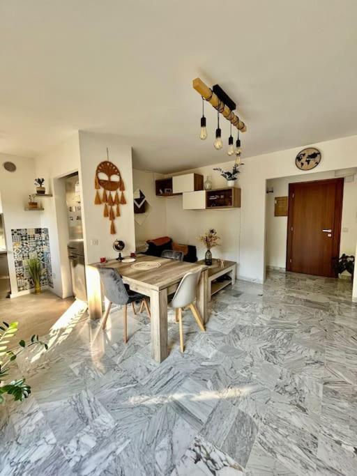 شقة Beau 2 Pieces,Terrasse, Parking Menton Centre المظهر الخارجي الصورة